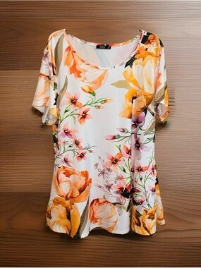 Lily by F Floral Scoop Neck Short Sleeve Tunic in Cream & Orange-2X-EC